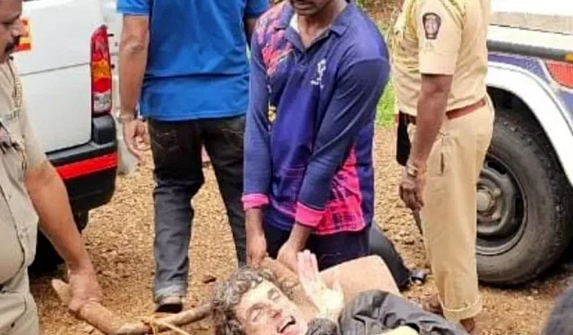 ভারতের জঙ্গলে শিকলে বাঁধা মার্কিন নারীকে ঘিরে রহস্য