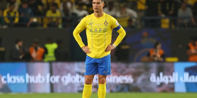 ১০০ কোটির ক্লাবে রোনাল্ডো