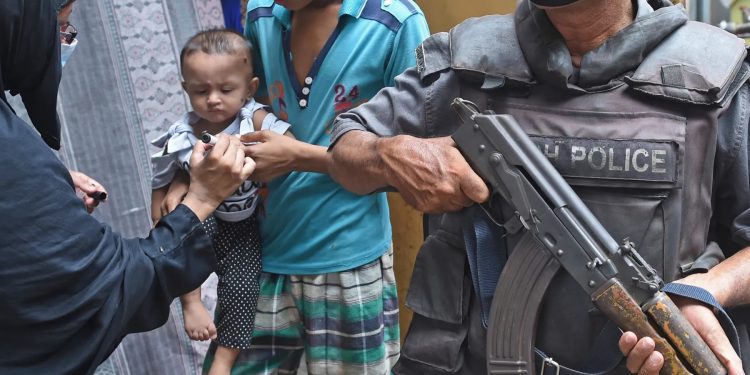 পাকিস্তানে হামলায় পোলিও টিকা কর্মীসহ নিহত ৬