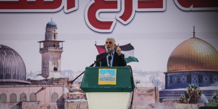 গাজায় ‘দীর্ঘ যুদ্ধের’ জন্য প্রস্তুত হামাস