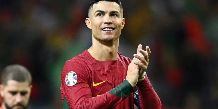 যেভাবে ৯০০ গোলের চূড়ায় রোনালদো