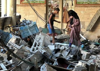 গাজায় স্কুলে ইসরায়েলি হামলায় নিহত ৭