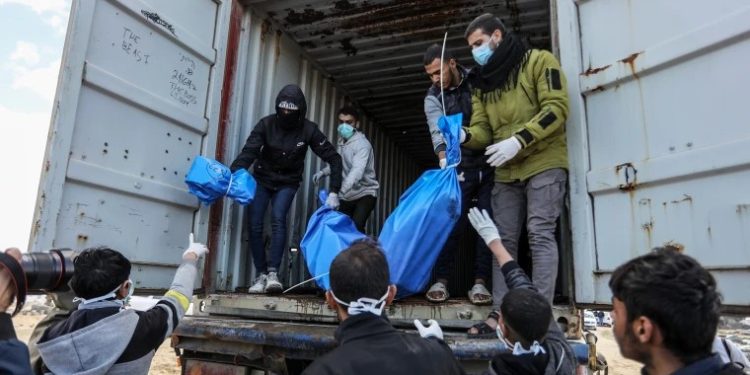 গাজায় কন্টেইনারভর্তি মরদেহ পাঠাল ইসরায়েল