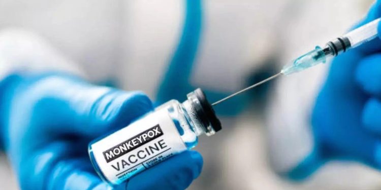 এমপক্সের টিকার প্রথম চালান পেল কঙ্গো