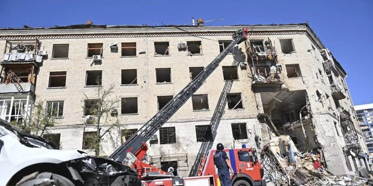 রুশ হামলায় খারকিভে নিহত ৩