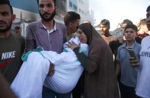 বিমান থেকে ফেলা ত্রাণের বস্তার আঘাতে ফিলিস্তিনি শিশুর মৃত্যু