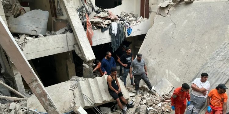 লেবাননে ইসরায়েলি হামলায় নিহত ১৯৭৪, আহত ৯৩৮৪