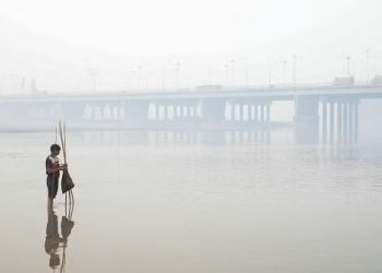 পাকিস্তানে বায়ুদূষণে হাসপাতালে ভর্তি ৯০০