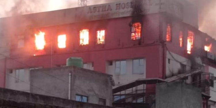 উত্তর প্রদেশে হাসপাতালে আগুন, ১০ শিশুর মৃত্যু