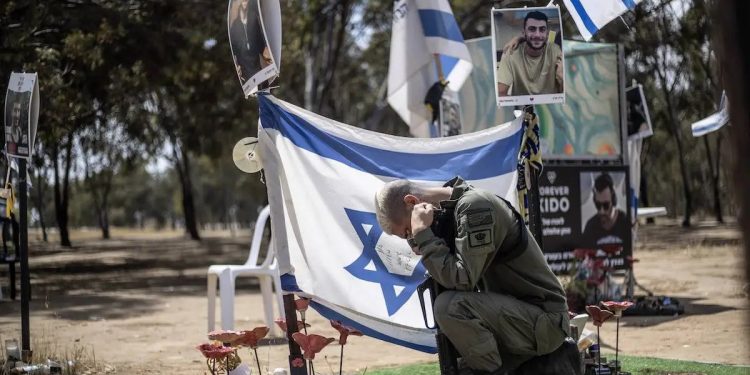 মানসিক ট্রমায় ইসরায়েলি সেনাদের আত্মহত্যা