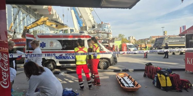 সার্বিয়ায় রেলস্টেশনের ছাউনি ধসে নিহত ১৪