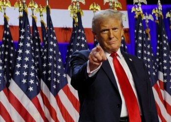 যুক্তরাষ্ট্রে জন্মসূত্রে নাগরিকত্ব বাতিলের সিদ্ধান্তে অনড় ট্রাম্প