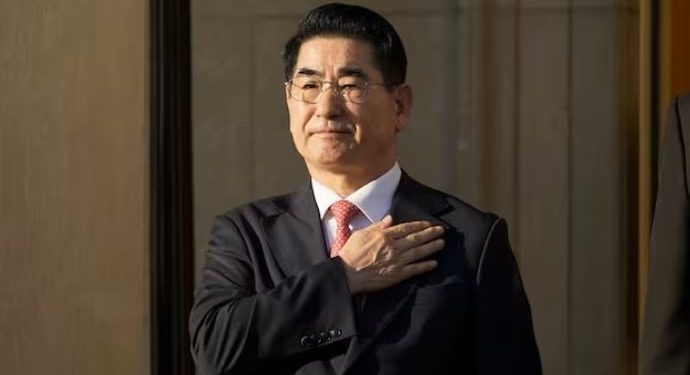 দক্ষিণ কোরিয়ার সাবেক প্রতিরক্ষামন্ত্রীর আত্মহত্যার চেষ্টা