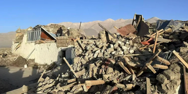 তিব্বতে শক্তিশালী ভূমিকম্পে নিহত বেড়ে ৫৩