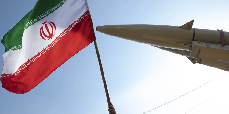 সুপ্রিম কোর্টের সামনেই দুই বিচারপতিকে গুলি করে হত্যা