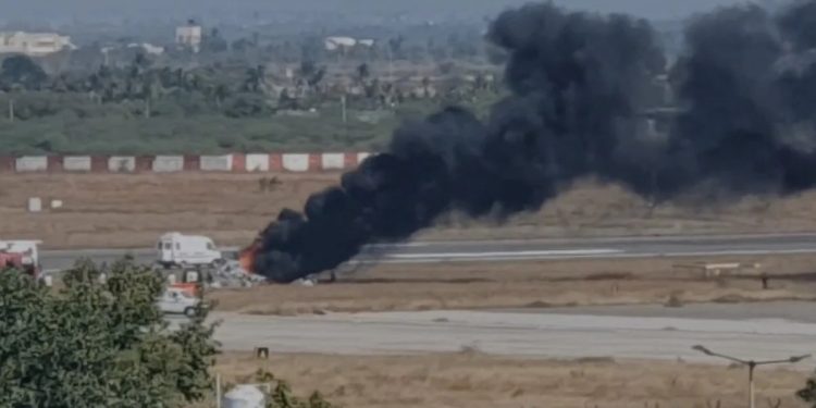 গুজরাটে ভারতীয় কোস্টগার্ডের হেলিকপ্টার বিধ্বস্ত, নিহত ৩