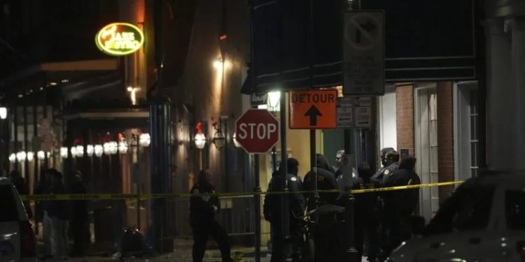 যুক্তরাষ্ট্রে ভিড়ের মধ্যে উঠে গেল গাড়ি, নিহত ১০