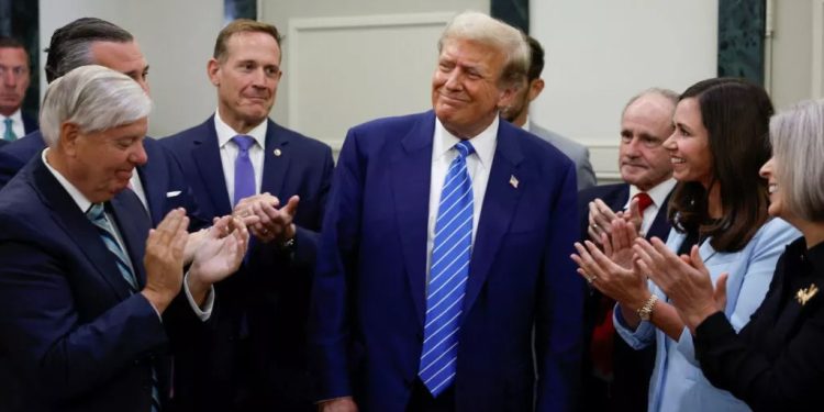 ট্রাম্পকে প্রেসিডেন্ট নির্বাচনে জয়ের স্বীকৃতি দিল মার্কিন কংগ্রেস