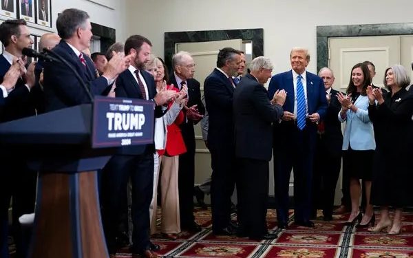 ওয়াশিংটনে ট্রাম্প, শীতের কারণে অনুষ্ঠানের ভেন্যু পরিবর্তন