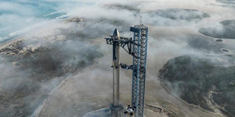 স্পেসএক্সের স্টারশিপ উৎক্ষেপণের পর বিধ্বস্ত