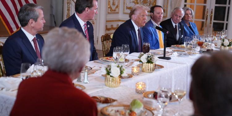 ট্রাম্পের সঙ্গে আলোচনায় রাজি গ্রিনল্যান্ডের প্রধানমন্ত্রী