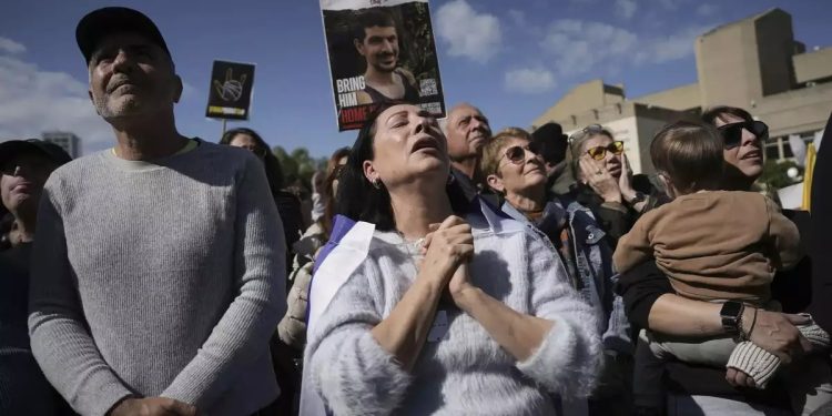 ইসরাইলি জিম্মিদের মুক্তি স্থগিত করল হামাস