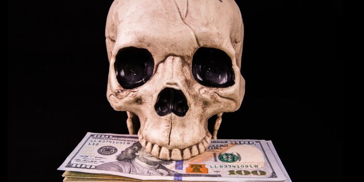 মৃতদের জীবিত রেখে কর ফাঁকি দিচ্ছেন আমেরিকানরা