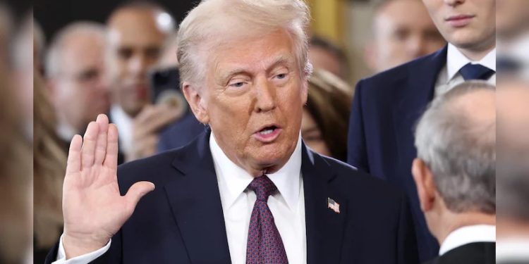 ডোনাল্ড ট্রাম্পের বিরুদ্ধে অভিবাসী অধিকার সংস্থার মামলা