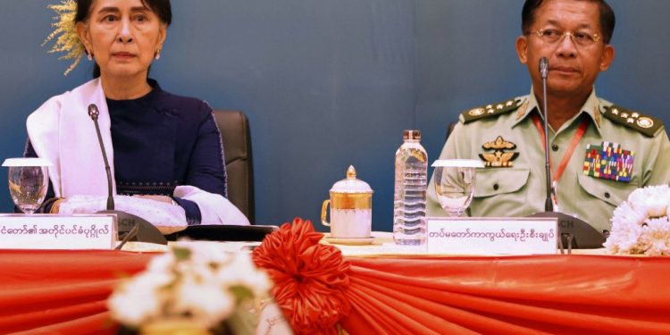 সু চি ও জান্তা প্রধান উভয়ের বিরুদ্ধেই গ্রেফতারি পরোয়ানা