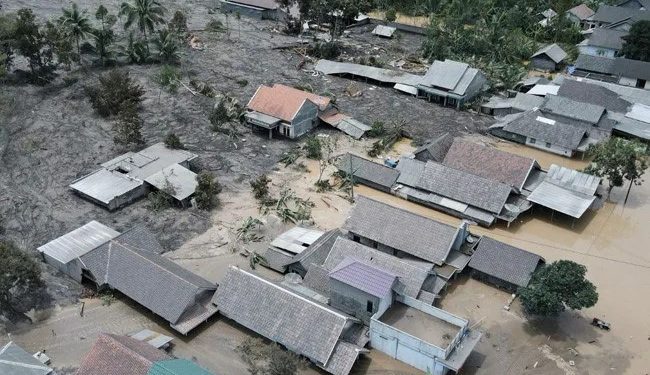 শক্তিশালী ভূমিকম্পে কাঁপল ইন্দোনেশিয়া