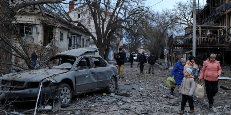 রাশিয়া ও ইউক্রেইনের আকাশ হামলা অব্যাহত, যুদ্ধবিরতির সম্ভাবনা অনিশ্চিত