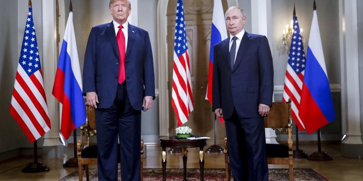 পুতিনকে ফের নিষেধাজ্ঞার হুমকি ট্রাম্পের