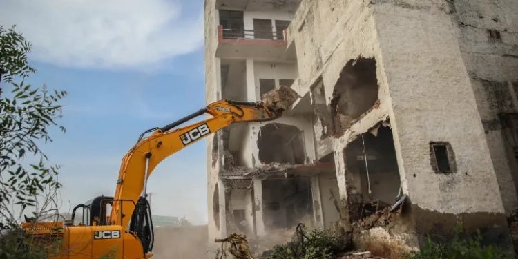 ইসরাইলের মতো ঘরবাড়ি গুঁড়িয়ে দিচ্ছে ভারতও
