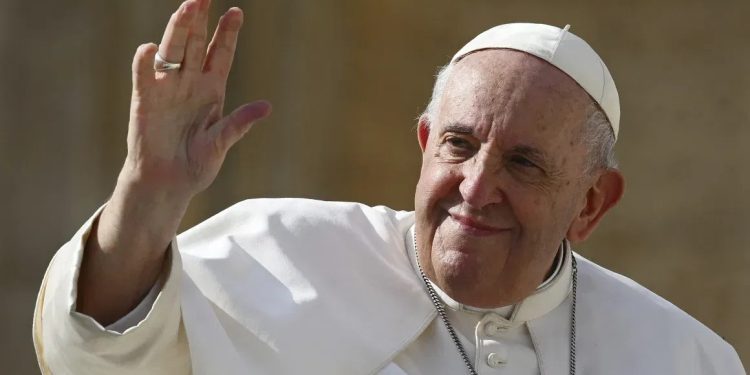 প্রেমে ব্যর্থ হয়ে ধর্মগুরু হন পোপ ফ্রান্সিস