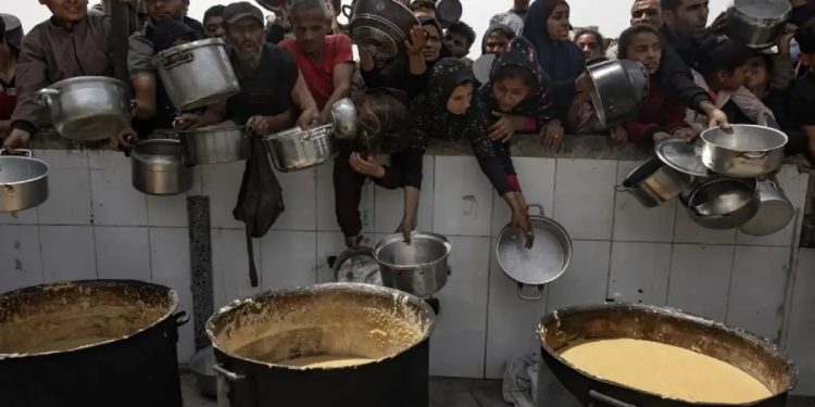 গাজায় খাদ্য মজুত শেষ