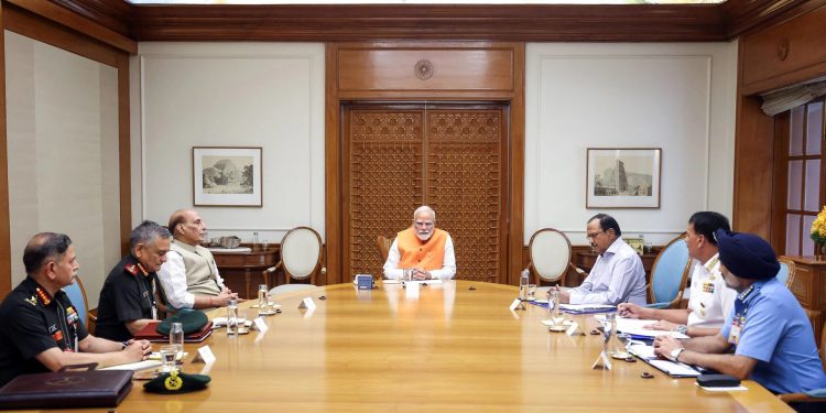 মন্ত্রিসভার সঙ্গে ফের বৈঠকে মোদি: পাকিস্তানের বিরুদ্ধে পদক্ষেপে এলো সিদ্ধান্ত