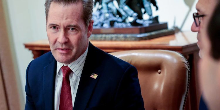 মার্কিন জাতীয় নিরাপত্তা উপদেষ্টা ওয়াল্টজের পদত্যাগ