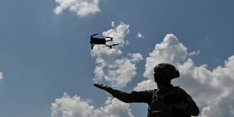 ইউক্রেনের ড্রোনের ঝাঁকে আটকা পড়েছিল পুতিনের হেলিকপ্টার