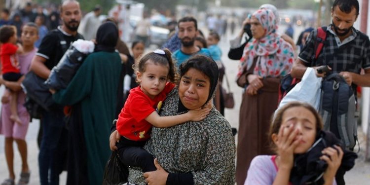 চরম অপুষ্টিতে ভুগছে গাজার ৭১ হাজার শিশু ও ১৭ হাজার মা