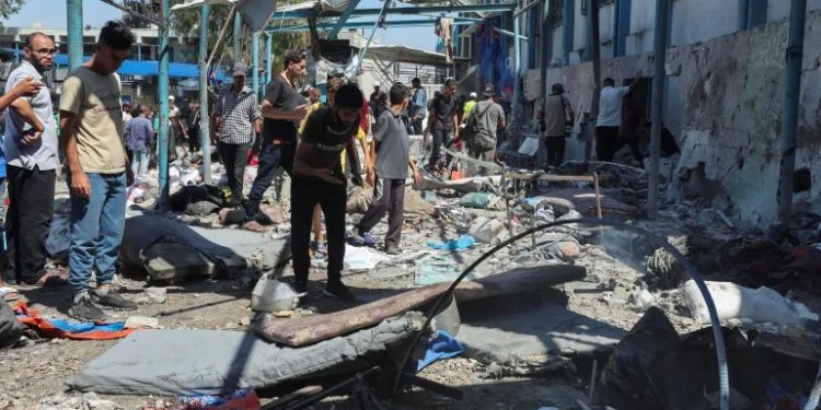 গাজায় স্কুলে ইসরাইলি বোমা হামলা, নিহত ২৫