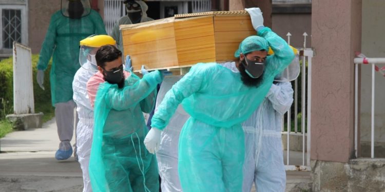 করাচিতে ‘করোনায়’ মৃত্যু নিয়ে মুখ খুলল পাকিস্তানের স্বাস্থ্য বিভাগ