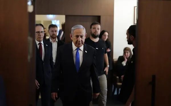 ইরানের হামলার ভয়ে দেশ ছেড়েছেন নেতানিয়াহু