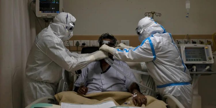 ভারতে করোনায় আক্রান্ত ছাড়ালো সাত হাজার, ২৪ ঘণ্টায় ১০ মৃত্যু