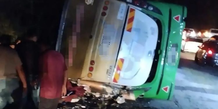 মালয়েশিয়ায় ভয়াবহ বাস দুর্ঘটনা, শিক্ষক-শিক্ষার্থীসহ নিহত ১৫