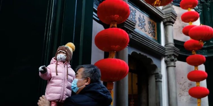 জনসংখ্যা সংকটে দিশেহারা চীন, জন্মহার বাড়াতে নিল অভিনব উদ্যোগ