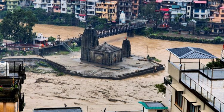 হিমাচলে আকস্মিক বন্যা-ভূমিধসে মৃত ৫১, নিখোঁজ ২২
