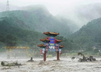 চীনে রেকর্ড বৃষ্টিপাত, সরিয়ে নেওয়া হলো ১৯ হাজার বাসিন্দাকে