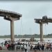 ভারতে সেতু ভেঙে নদীতে পড়ল যানবাহন, নিহত ১০