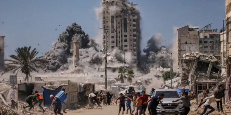 গাজায় নতুন করে ইসরাইলি হামলায় নিহত বেড়ে ১০০