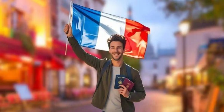 ফ্রান্সে কঠোর হচ্ছে রেসিডেন্স পারমিটের শর্ত